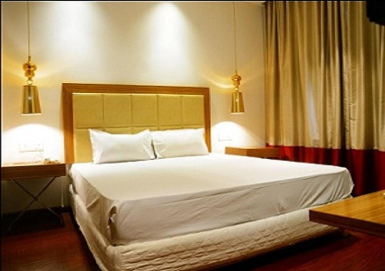 Hotel Amora - Rajnandgaon Raj Nandgaon Zewnętrze zdjęcie