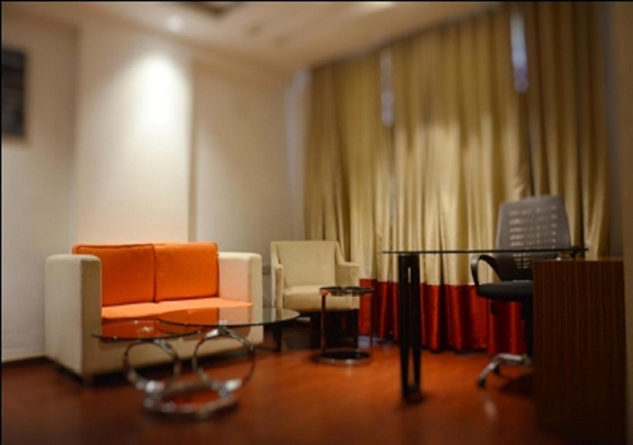 Hotel Amora - Rajnandgaon Raj Nandgaon Zewnętrze zdjęcie