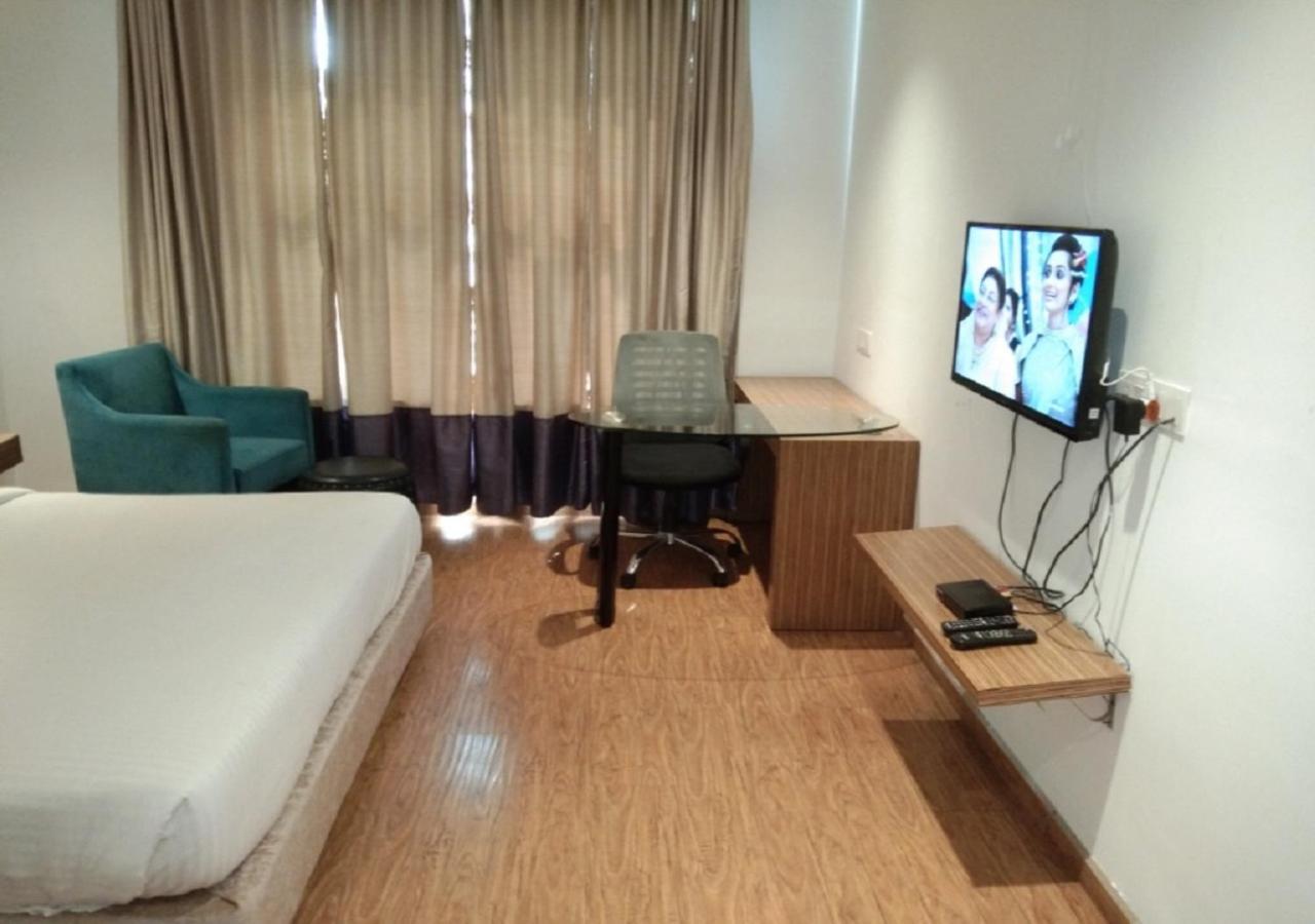Hotel Amora - Rajnandgaon Raj Nandgaon Zewnętrze zdjęcie