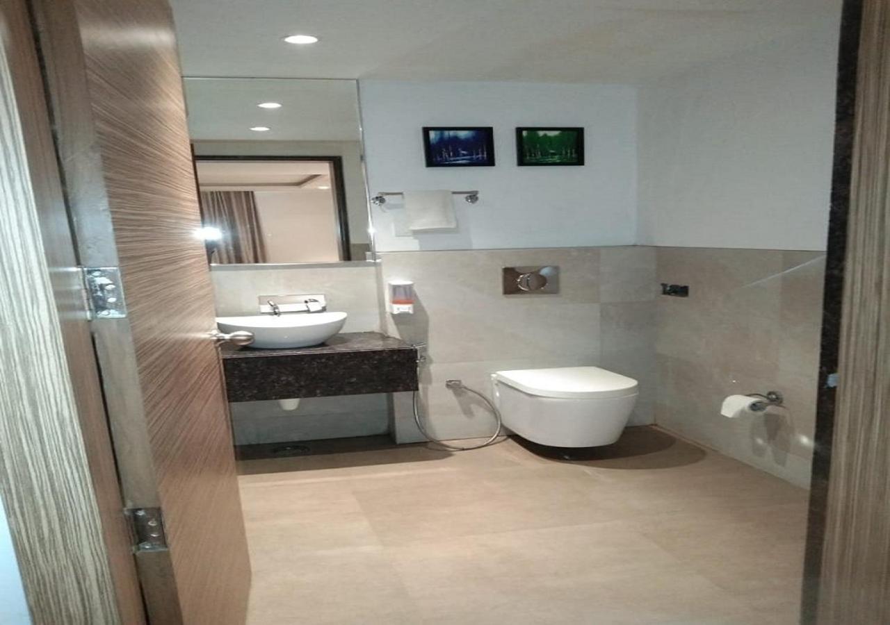 Hotel Amora - Rajnandgaon Raj Nandgaon Zewnętrze zdjęcie