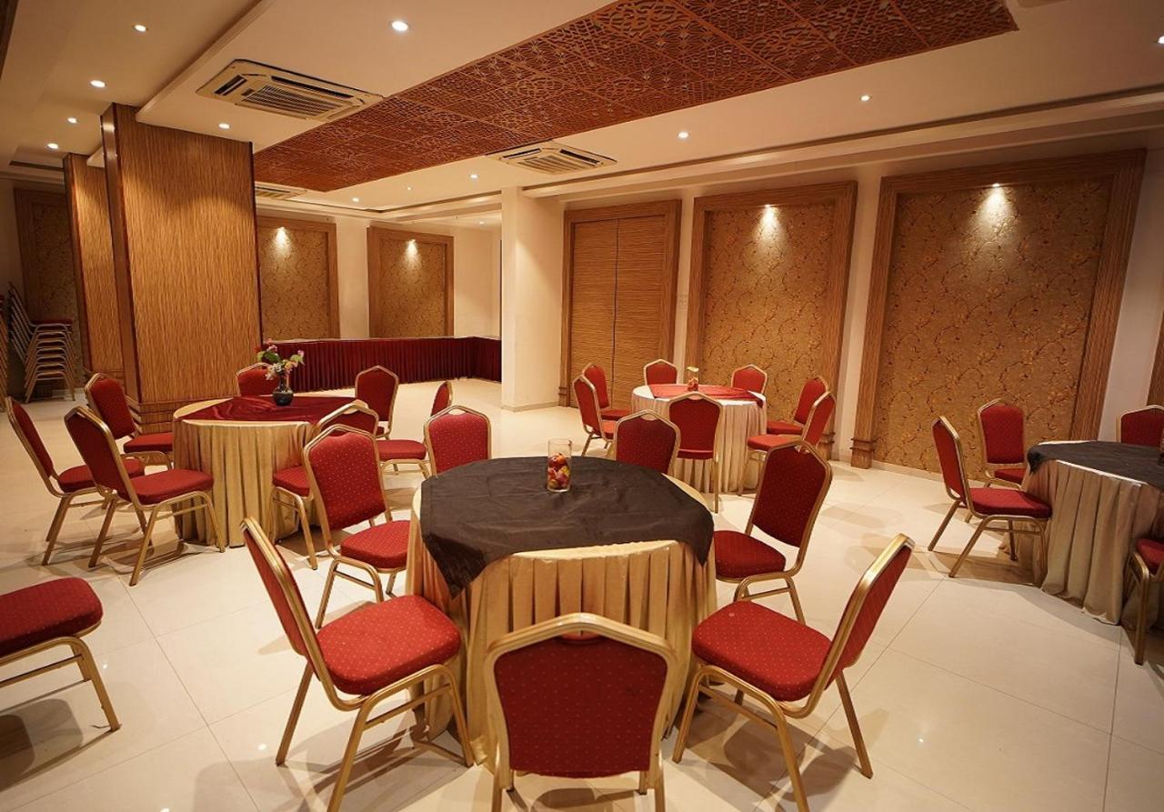Hotel Amora - Rajnandgaon Raj Nandgaon Zewnętrze zdjęcie