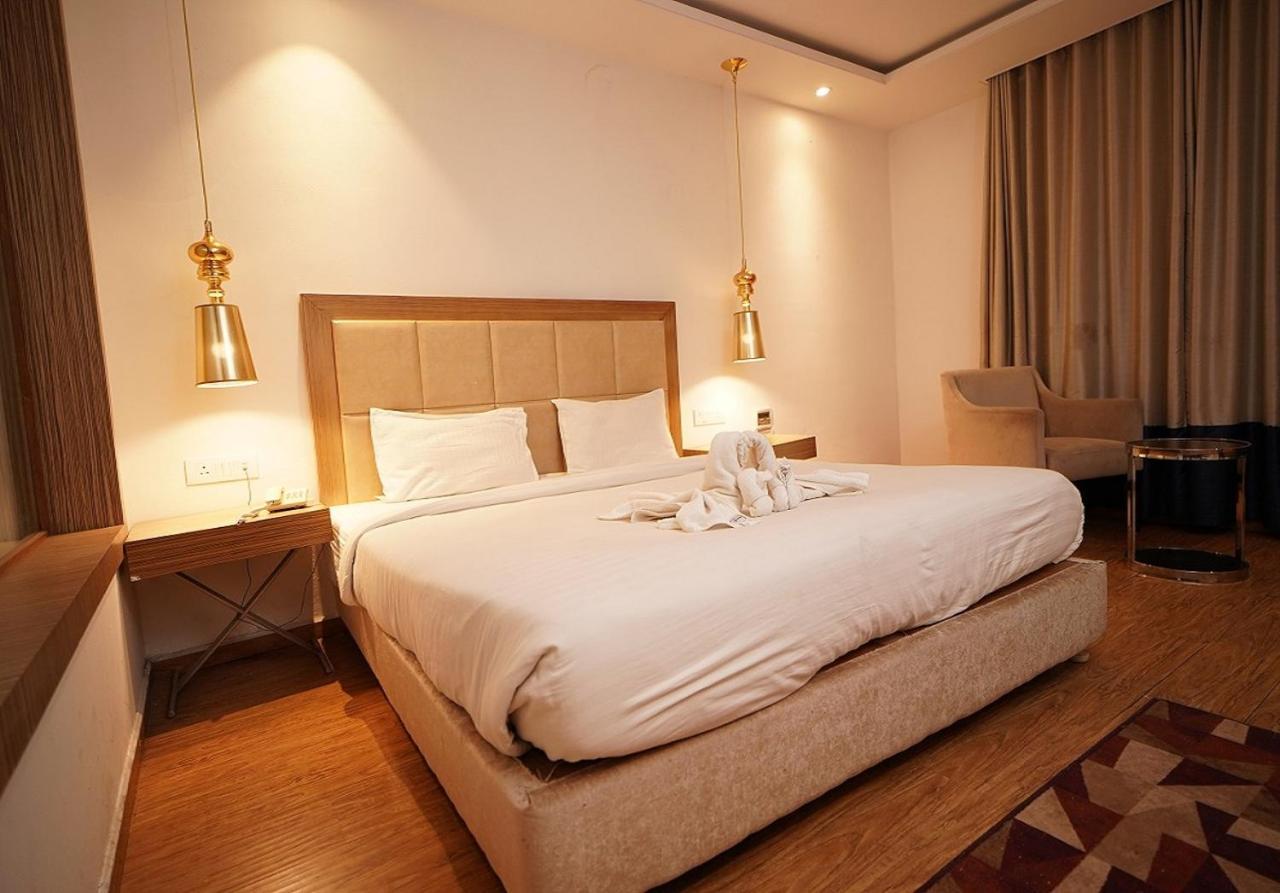 Hotel Amora - Rajnandgaon Raj Nandgaon Zewnętrze zdjęcie