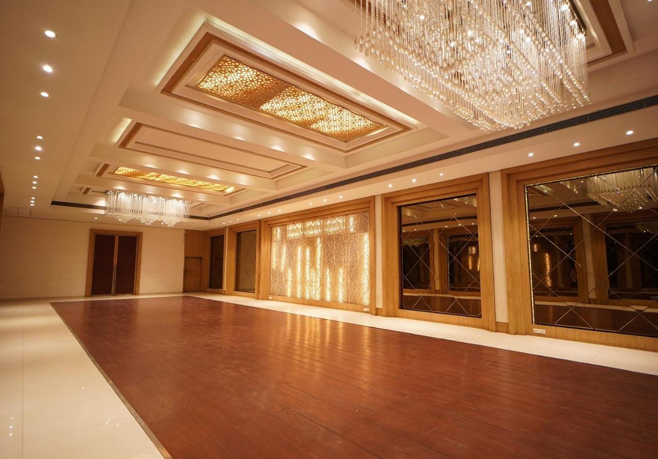 Hotel Amora - Rajnandgaon Raj Nandgaon Zewnętrze zdjęcie