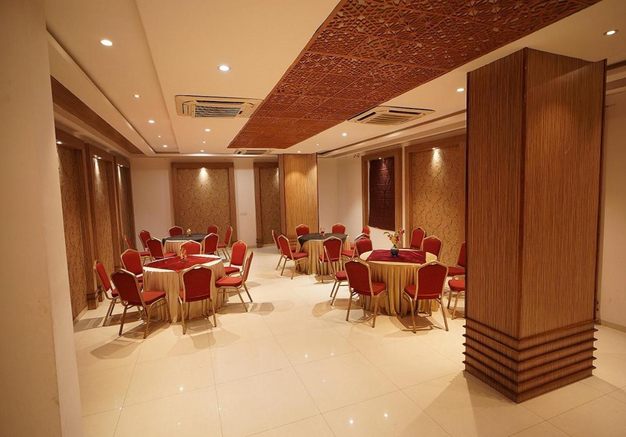 Hotel Amora - Rajnandgaon Raj Nandgaon Zewnętrze zdjęcie