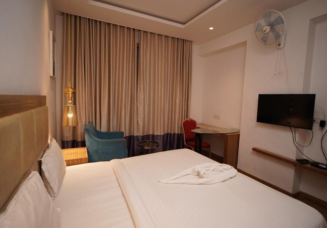 Hotel Amora - Rajnandgaon Raj Nandgaon Zewnętrze zdjęcie