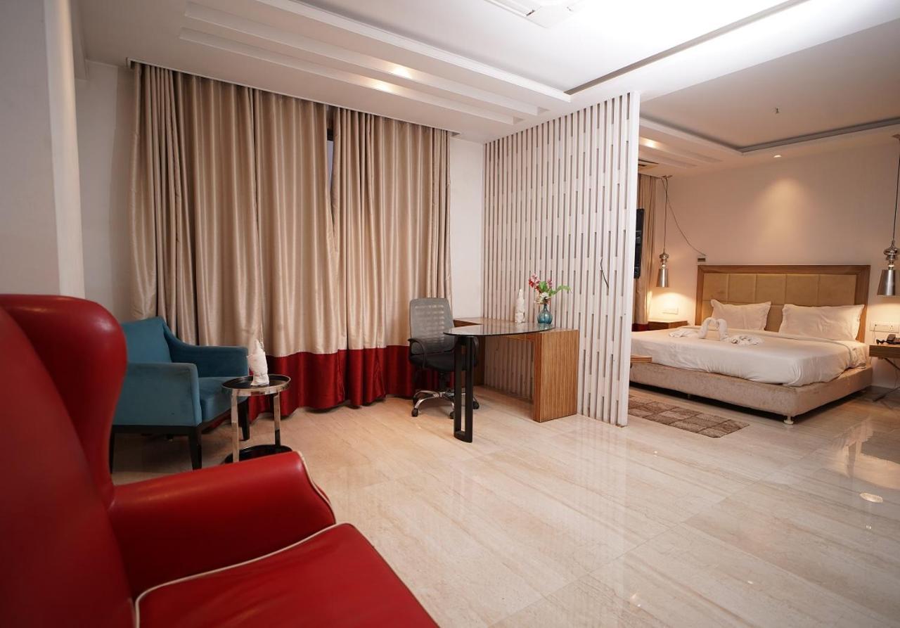 Hotel Amora - Rajnandgaon Raj Nandgaon Zewnętrze zdjęcie