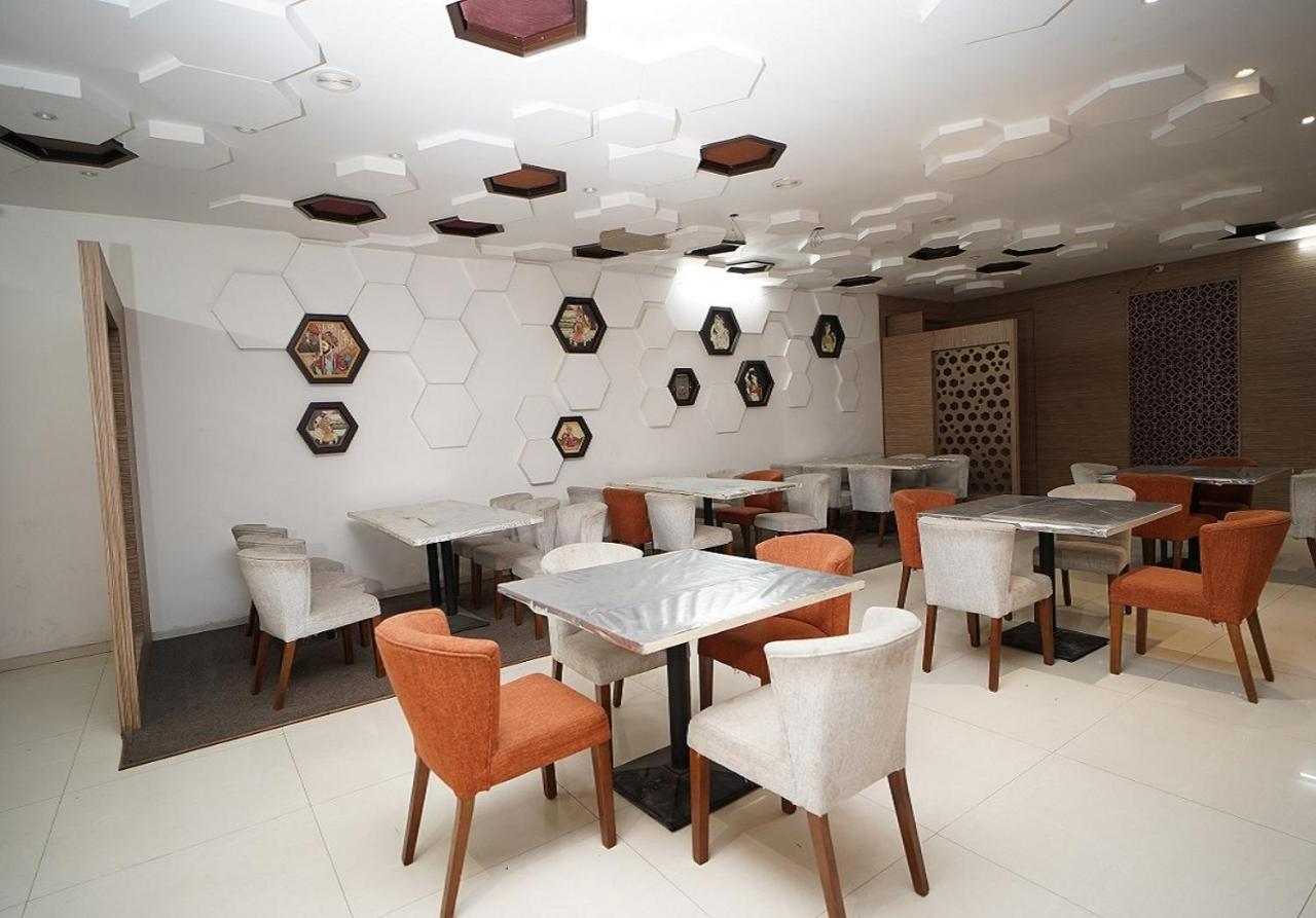 Hotel Amora - Rajnandgaon Raj Nandgaon Zewnętrze zdjęcie