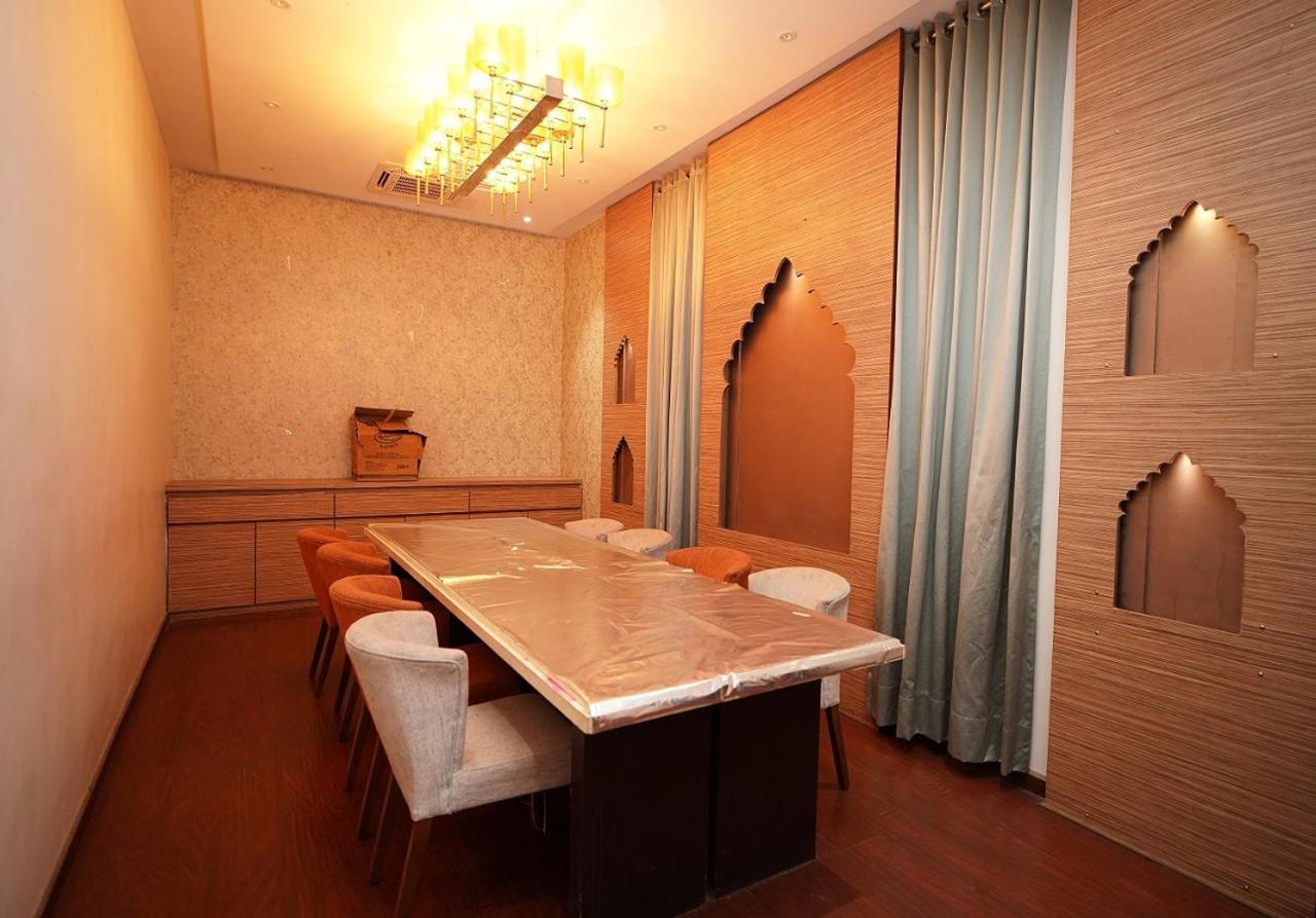 Hotel Amora - Rajnandgaon Raj Nandgaon Zewnętrze zdjęcie
