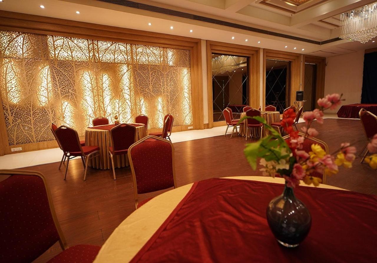Hotel Amora - Rajnandgaon Raj Nandgaon Zewnętrze zdjęcie