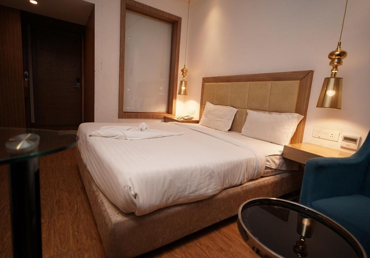 Hotel Amora - Rajnandgaon Raj Nandgaon Zewnętrze zdjęcie
