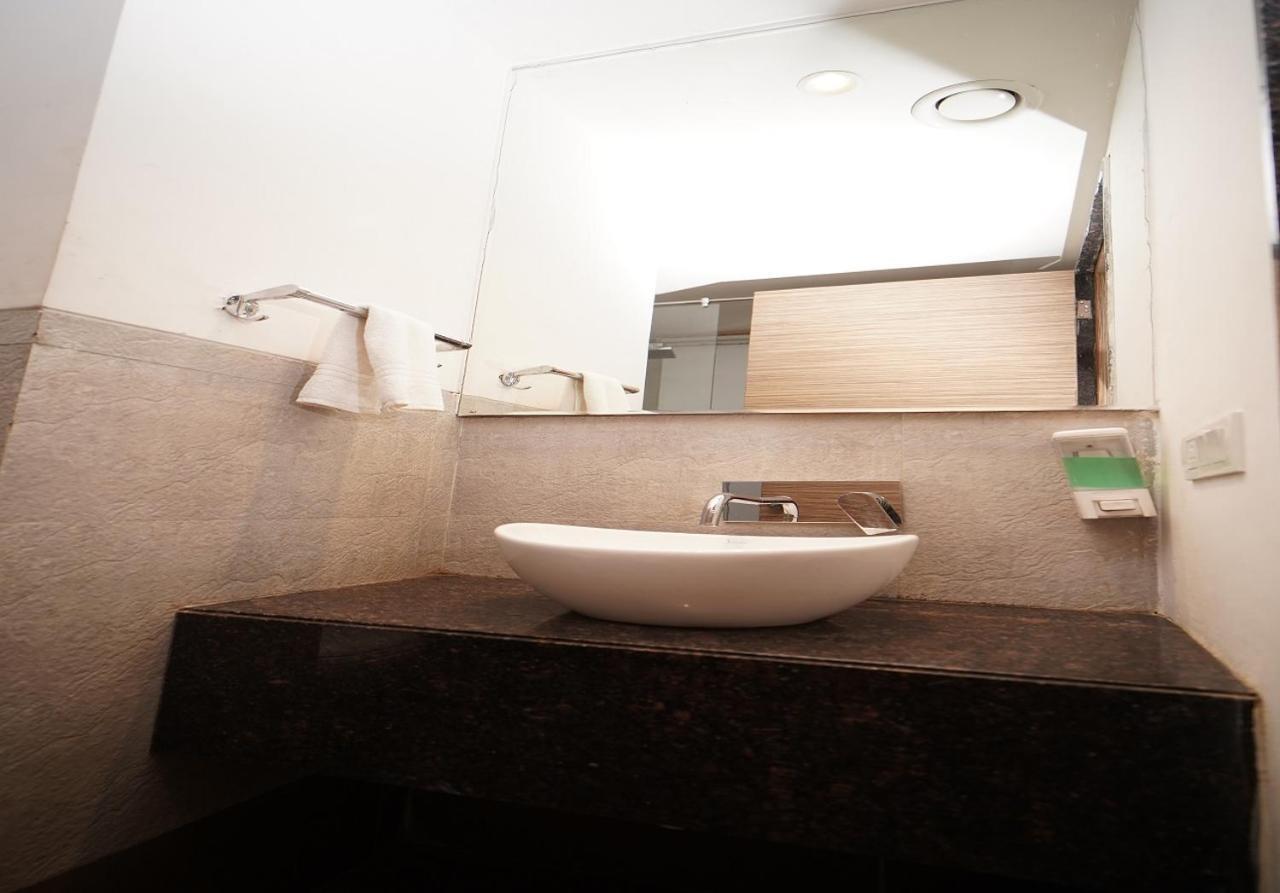 Hotel Amora - Rajnandgaon Raj Nandgaon Zewnętrze zdjęcie